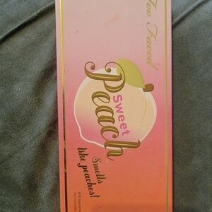 Too Faced Sweet Peach Eyeshadow Palette